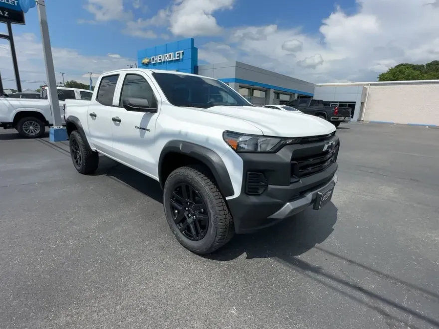 2025 Chevrolet Colorado Trail Boss photo 1