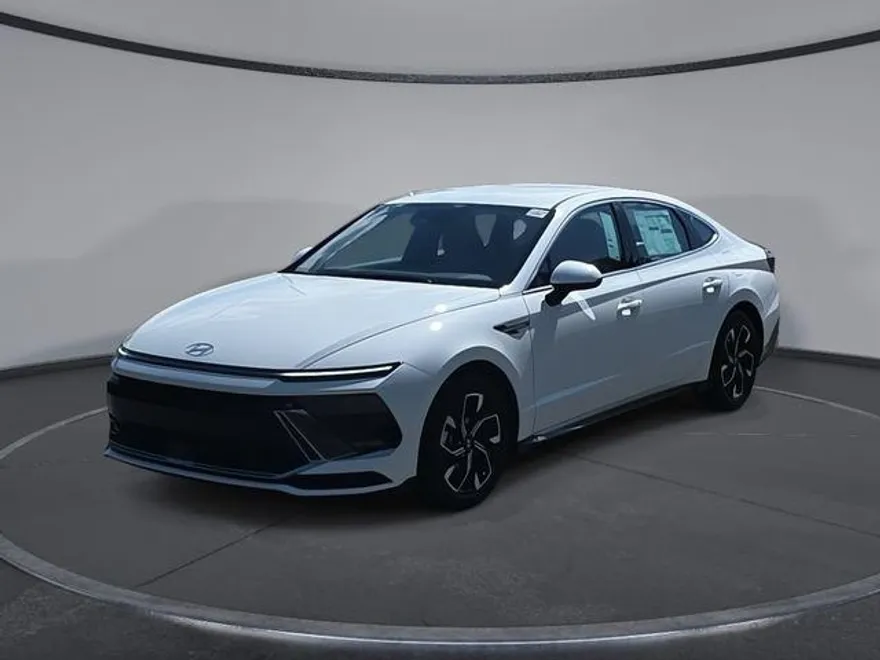 2025 Hyundai Sonata SEL photo 1