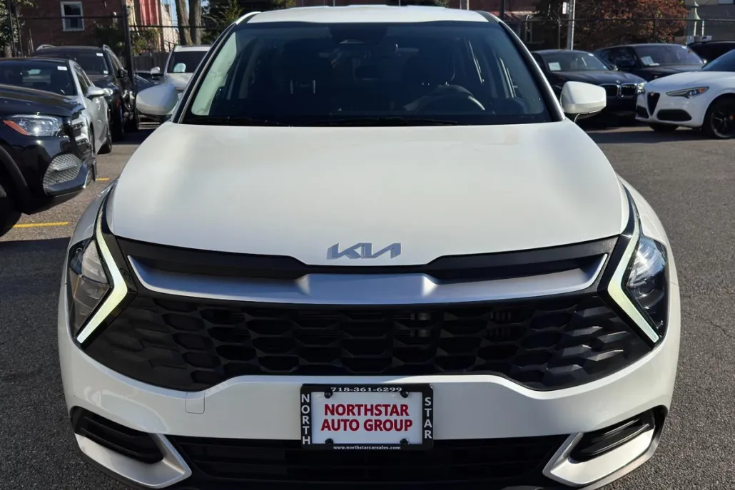2023 Kia Sportage Hybrid LX photo 1