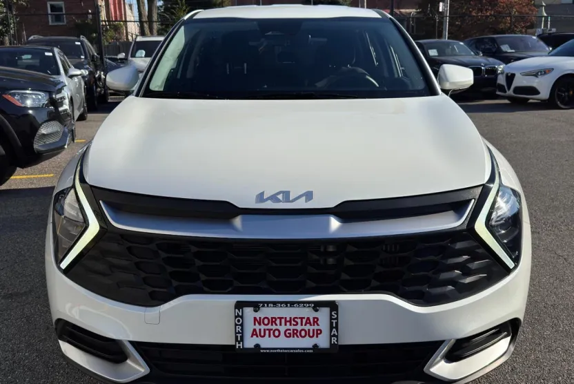 2023 Kia Sportage Hybrid LX photo 1