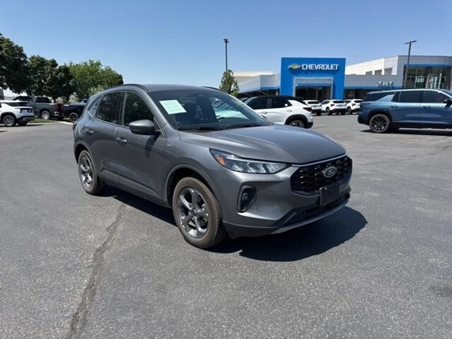 2025 Ford Escape ST-Line Select photo 1