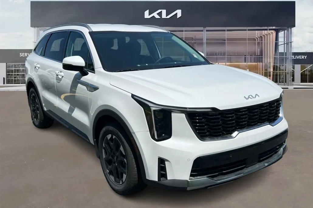 2025 Kia Sorento S photo 1