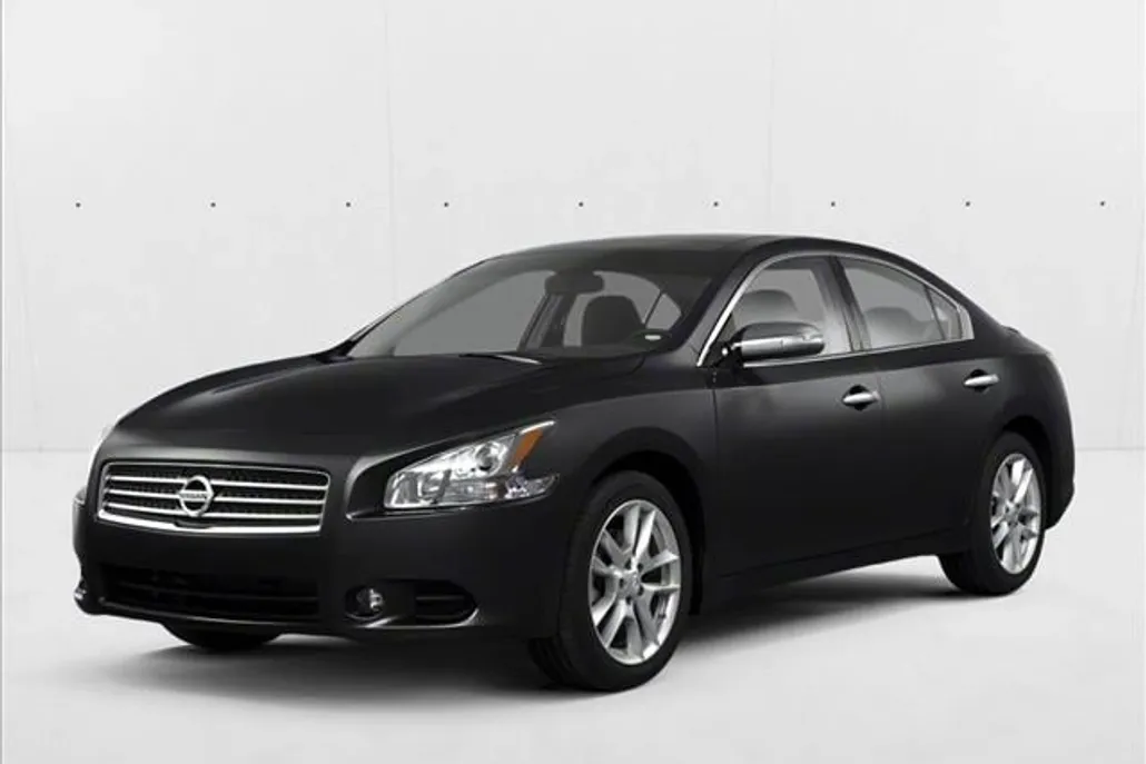 2010 Nissan Maxima SV photo 1