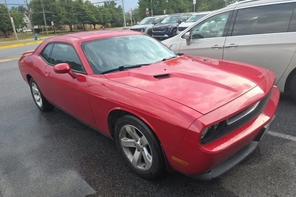 2011 Dodge Challenger photo 1