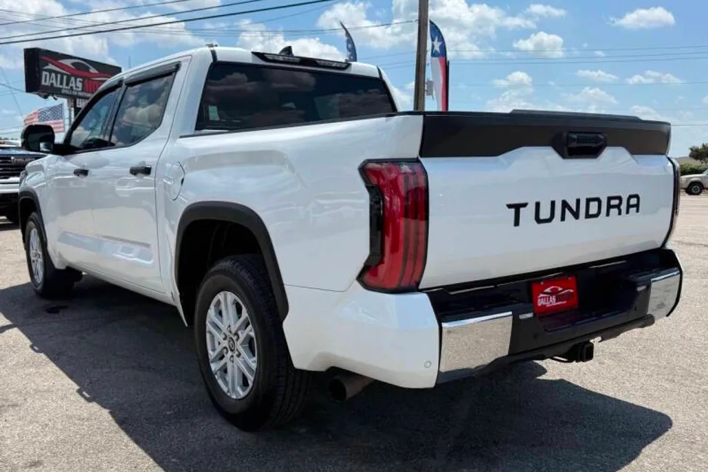 2022 Toyota Tundra SR5 photo 1