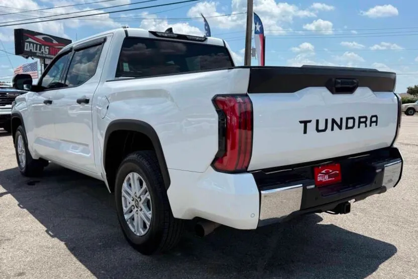 2022 Toyota Tundra SR5 photo 1
