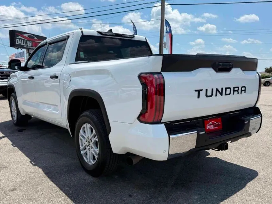 2022 Toyota Tundra SR5 photo 1