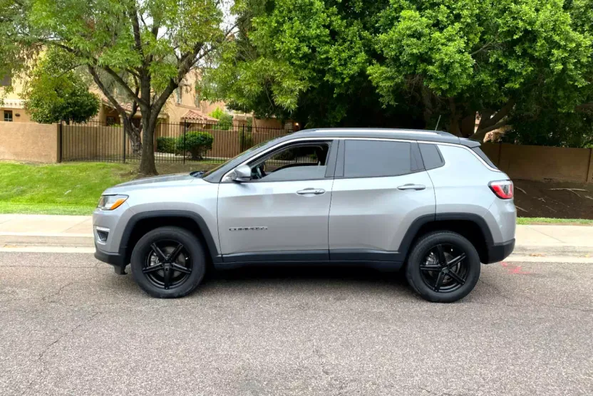 2017 Jeep Compass Limited photo 1