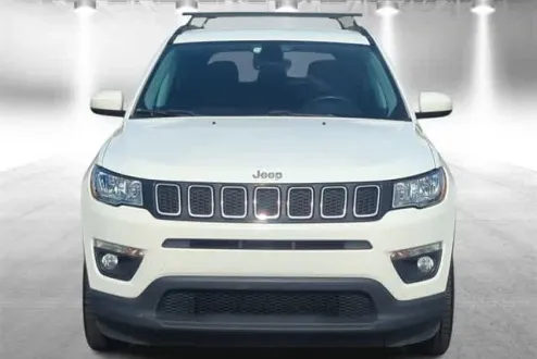 2018 Jeep Compass Latitude photo 2