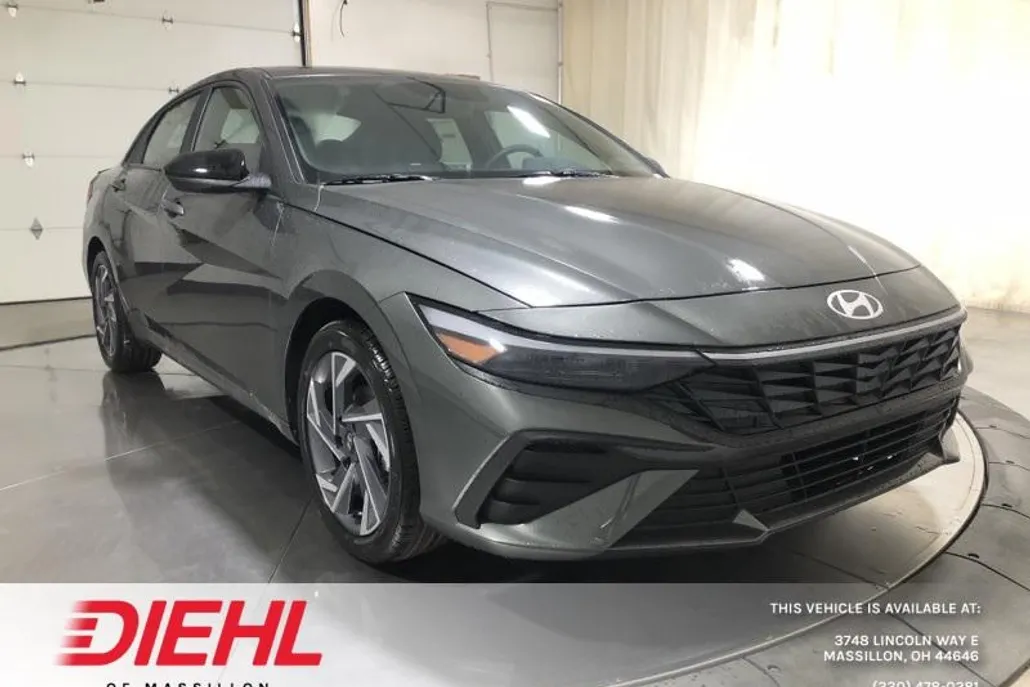 2025 Hyundai Elantra SEL Sport photo 1
