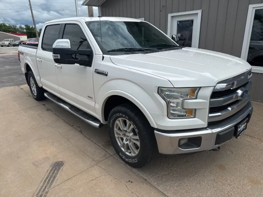 2016 Ford F-150 Lariat photo 1