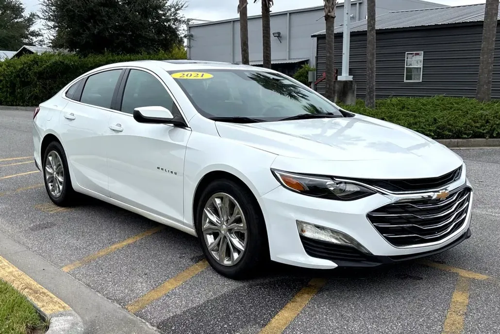 2021 Chevrolet Malibu 1LT photo 1
