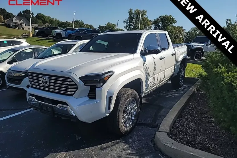 2025 Toyota Tacoma Limited photo 1