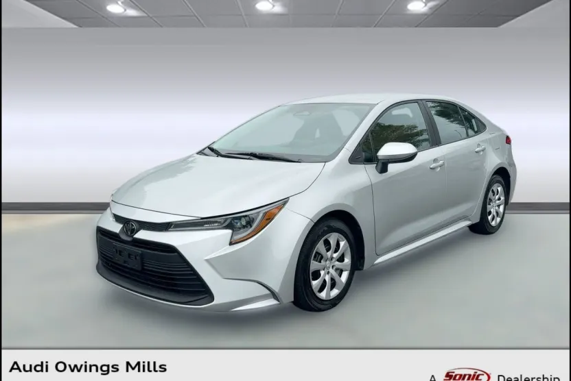 2024 Toyota Corolla LE photo 1