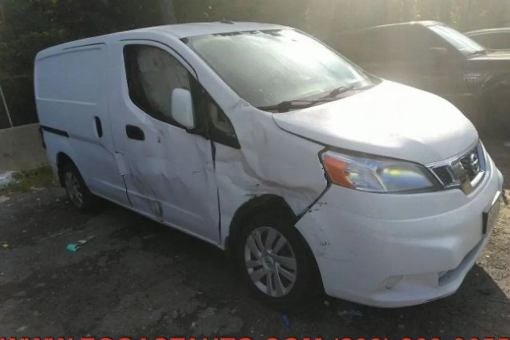 2017 Nissan NV200 SV photo 1