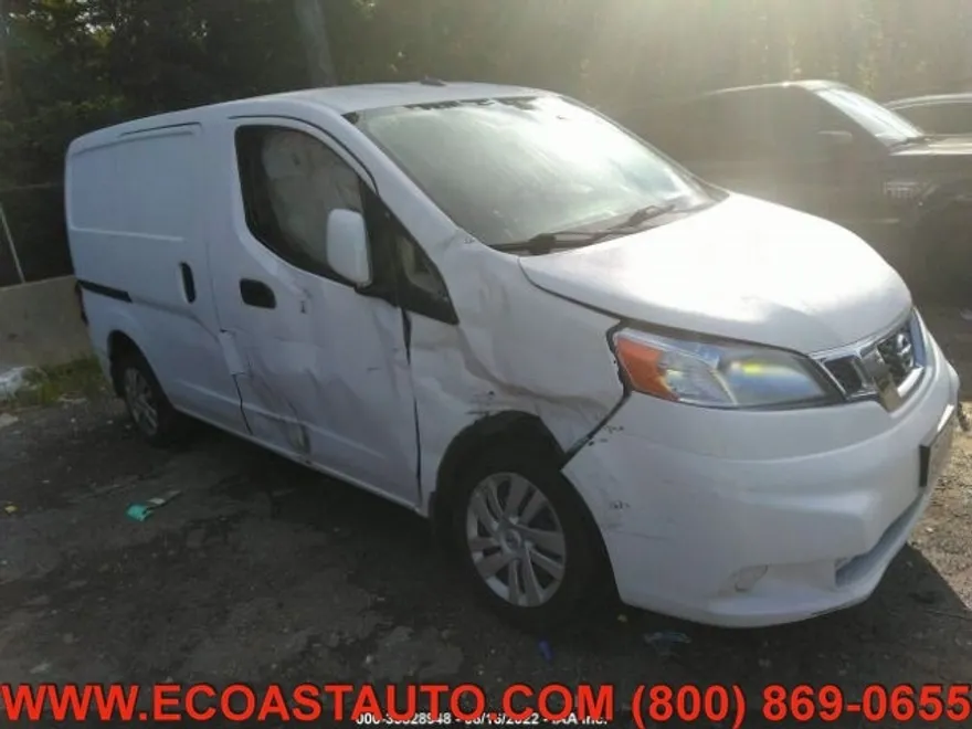 2017 Nissan NV200 SV photo 1