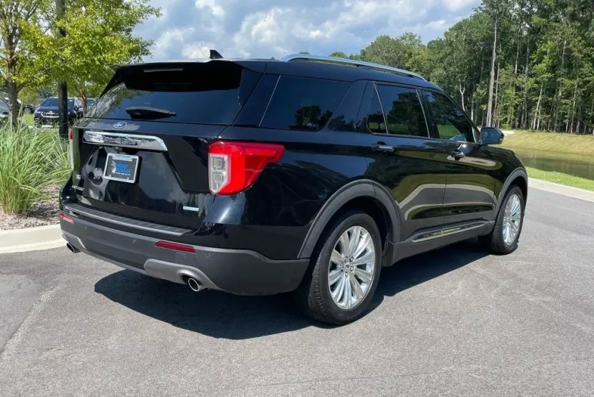 2020 Ford Explorer Limited photo 1