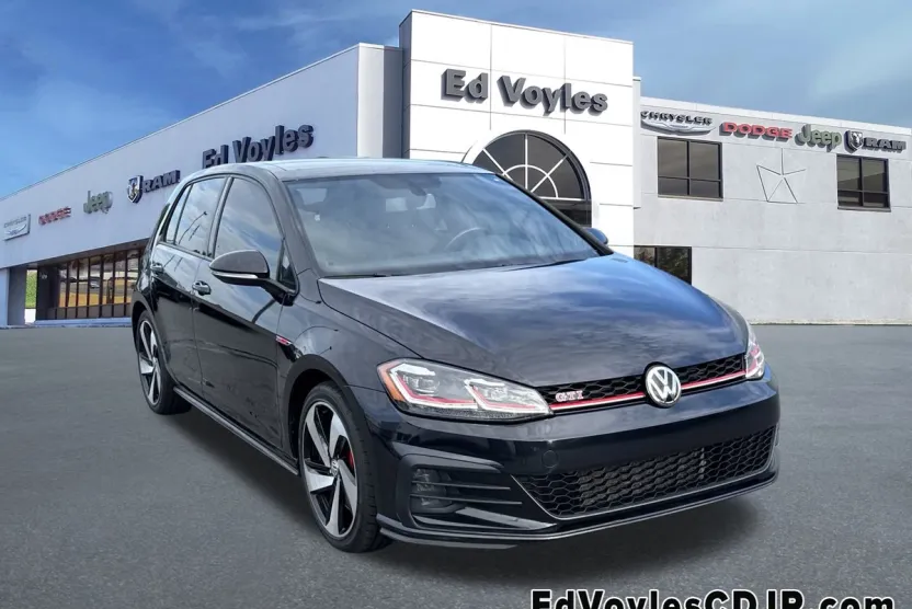 2019 Volkswagen Golf GTI SE photo 1