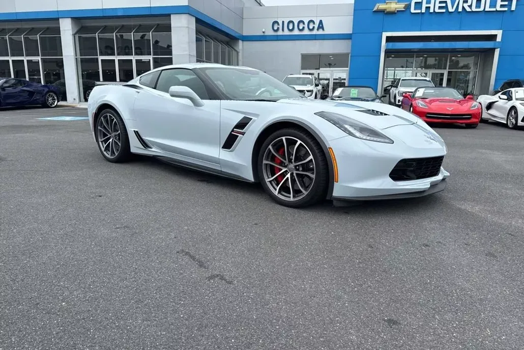 2018 Chevrolet Corvette Grand Sport 2LT photo 1