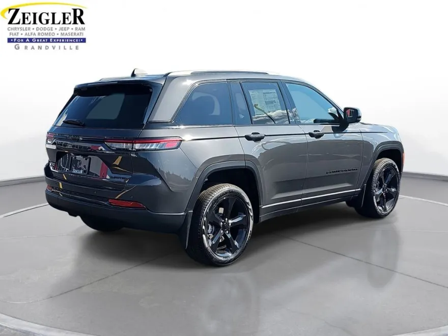 2025 Jeep Grand Cherokee Limited photo 1