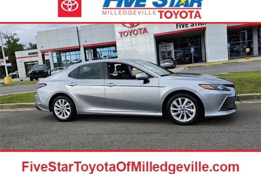 2024 Toyota Camry LE photo 1