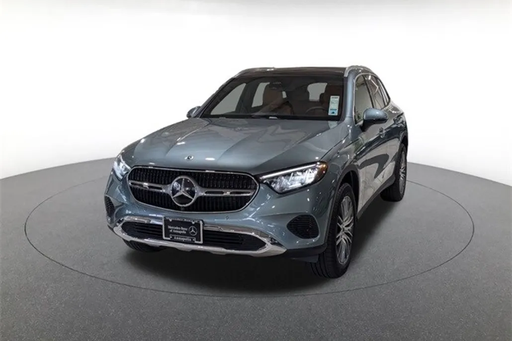 2025 Mercedes Benz GLC 300 4MATIC photo 1