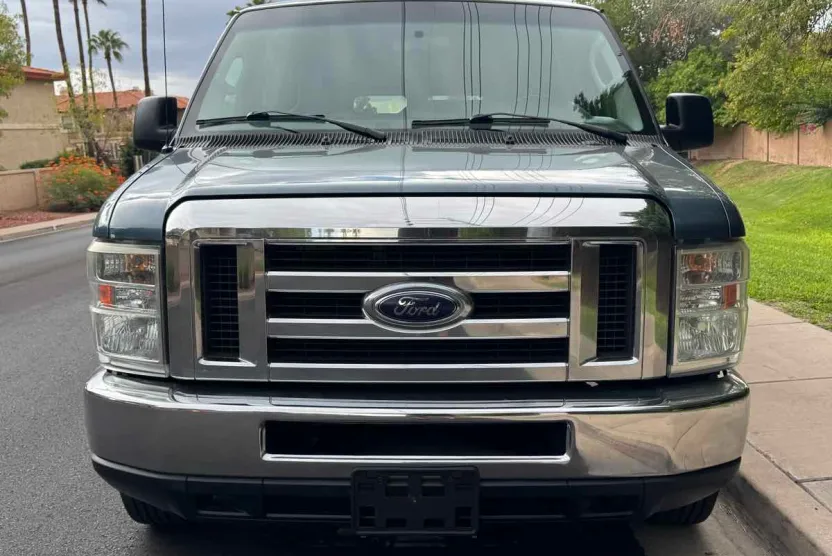 2012 Ford E-350 photo 1