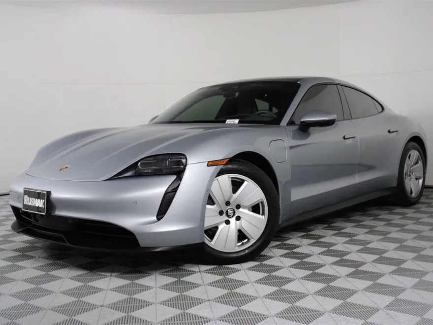 2022 Porsche Taycan photo 1