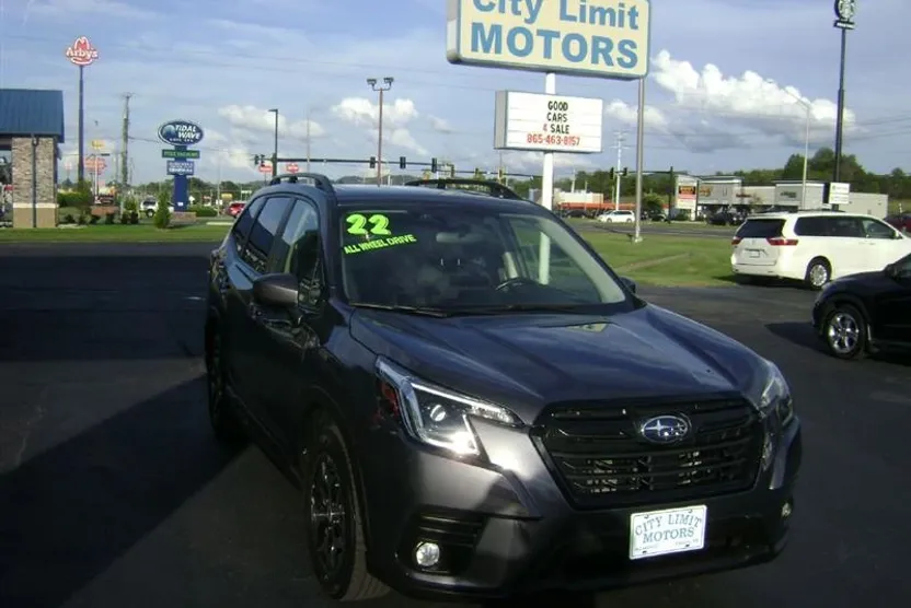 2022 Subaru Forester Premium photo 1