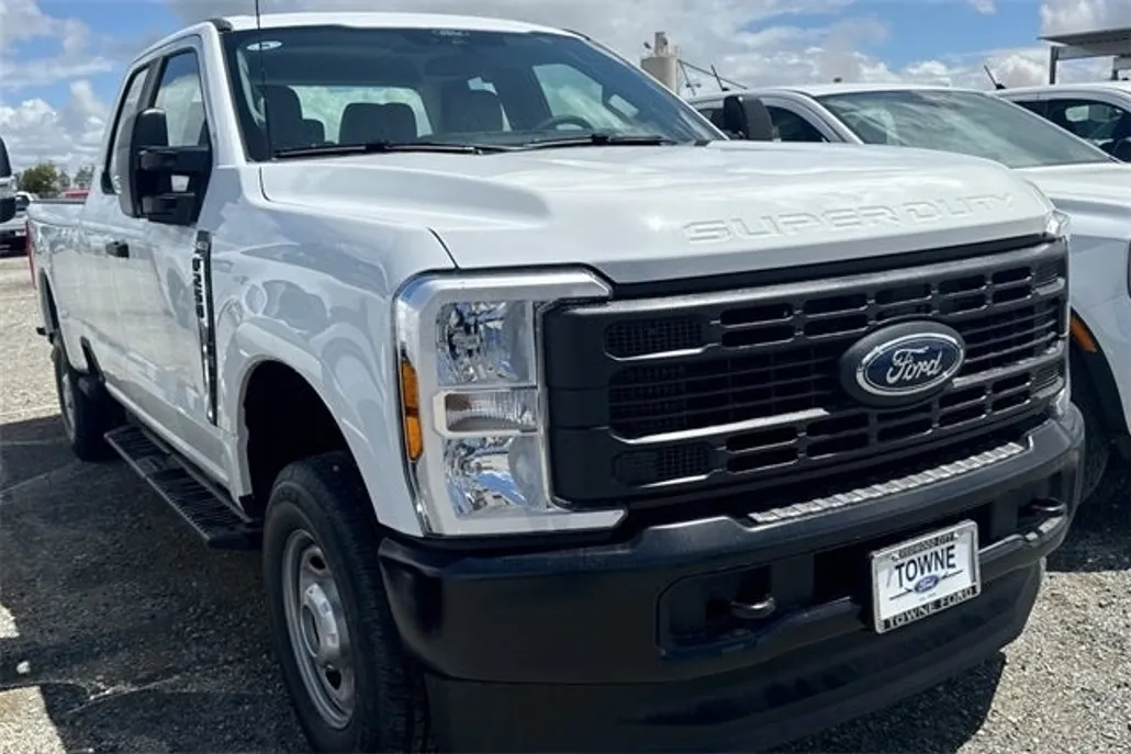 2025 Ford F-250 XL photo 1
