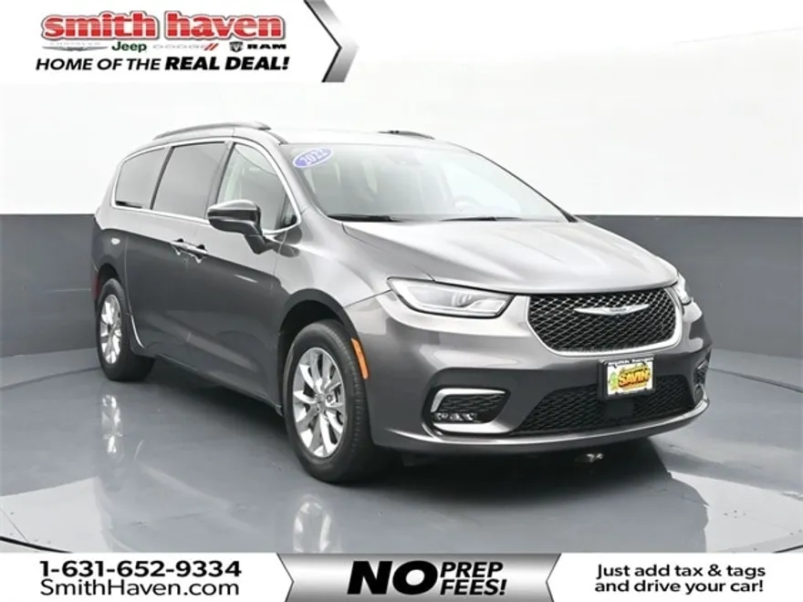 2022 Chrysler Pacifica Touring L photo 1