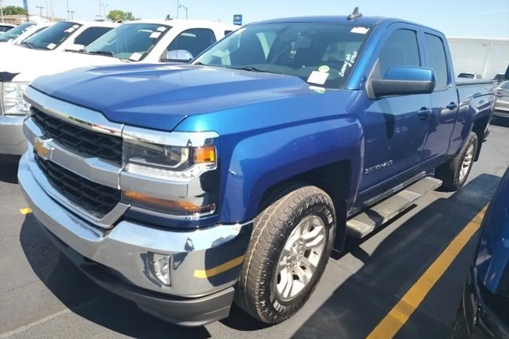 2016 Chevrolet Silverado 1500 LT photo 1
