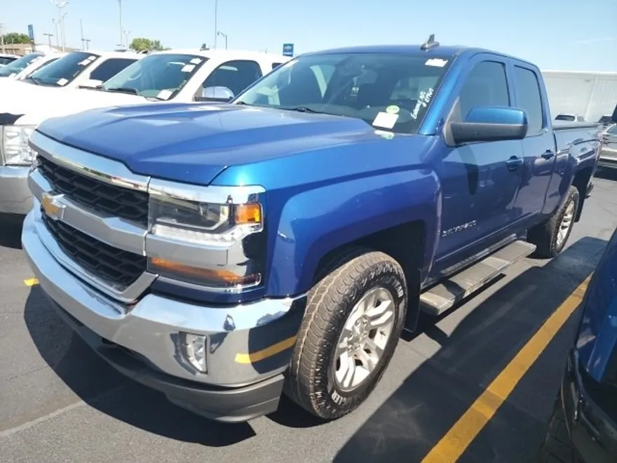 2016 Chevrolet Silverado 1500 LT photo 1