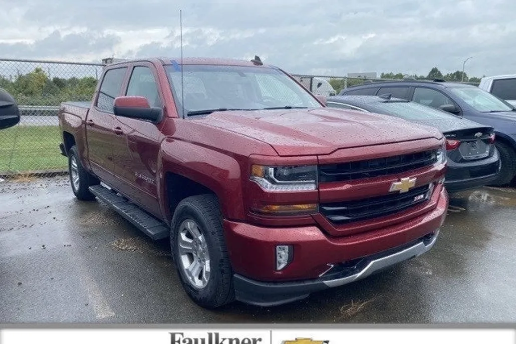 2018 Chevrolet Silverado 1500 LT photo 1