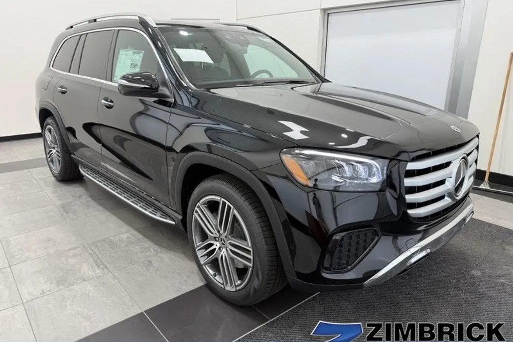 2025 Mercedes Benz GLS 450 4MATIC photo 1