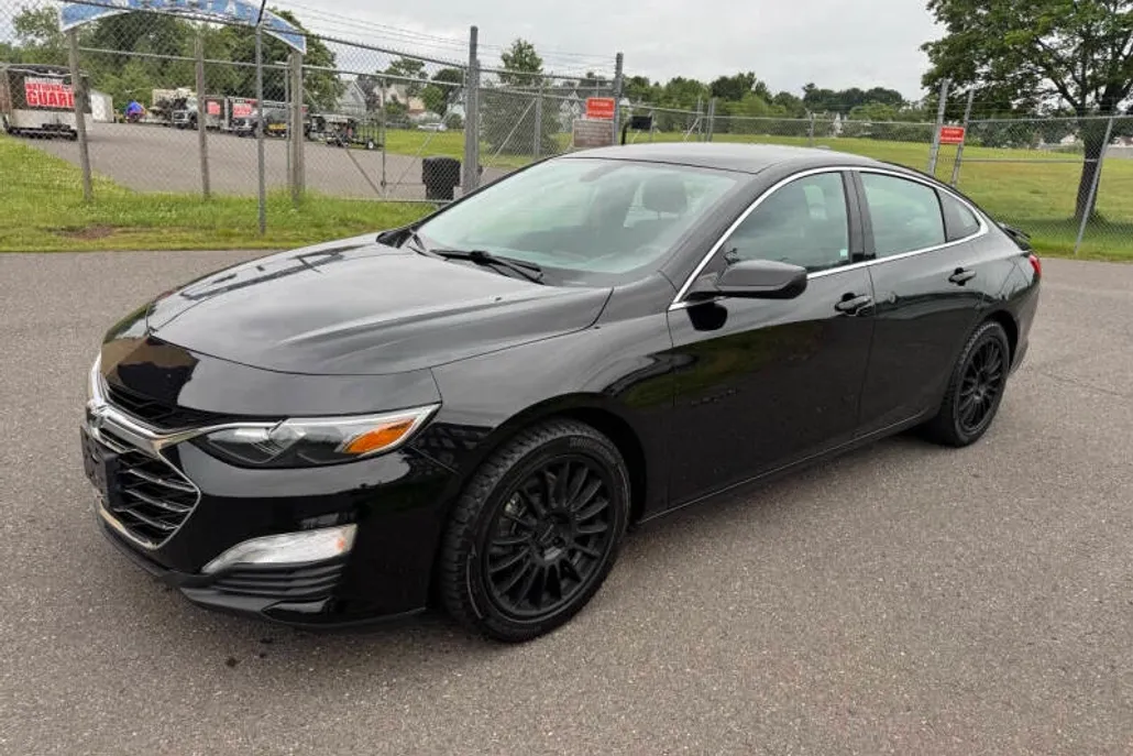 2022 Chevrolet Malibu RS photo 1