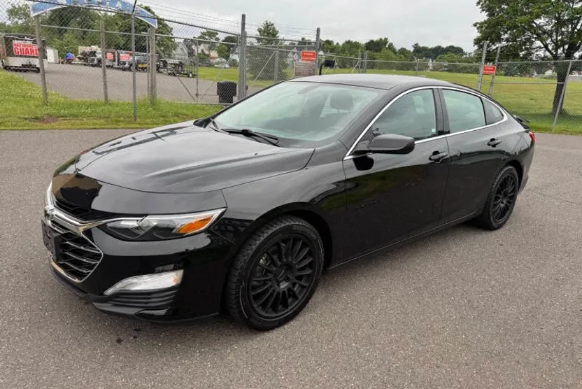 2022 Chevrolet Malibu RS photo 1