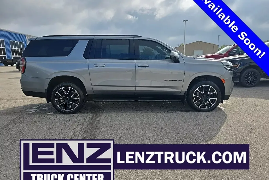 2024 Chevrolet Suburban RST photo 1