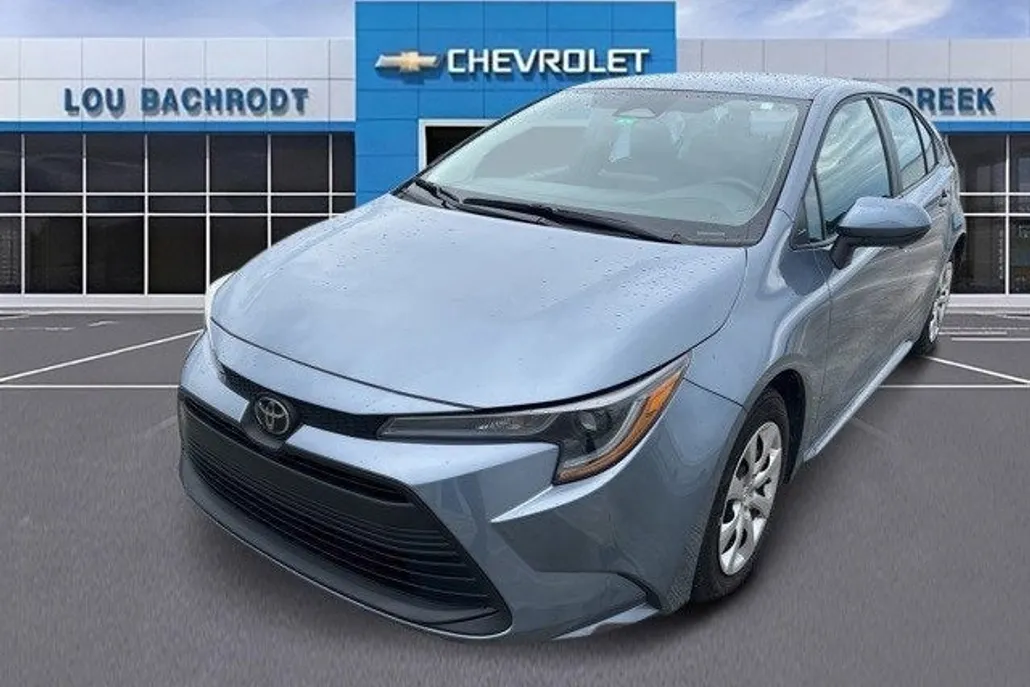 2024 Toyota Corolla LE photo 1