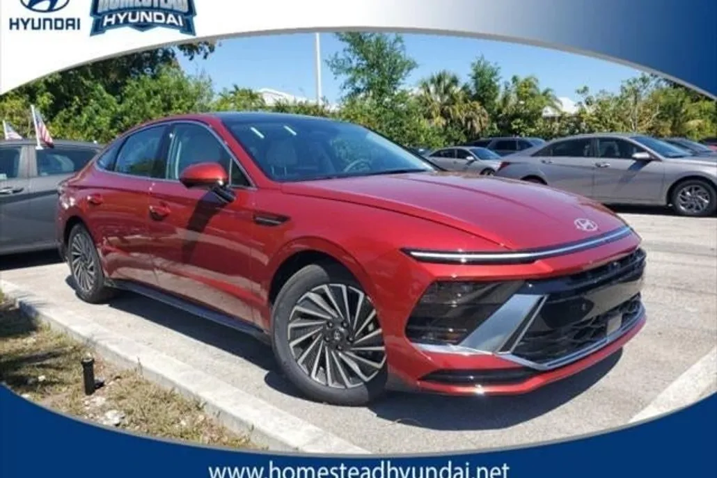 2025 Hyundai Sonata Hybrid Limited photo 1