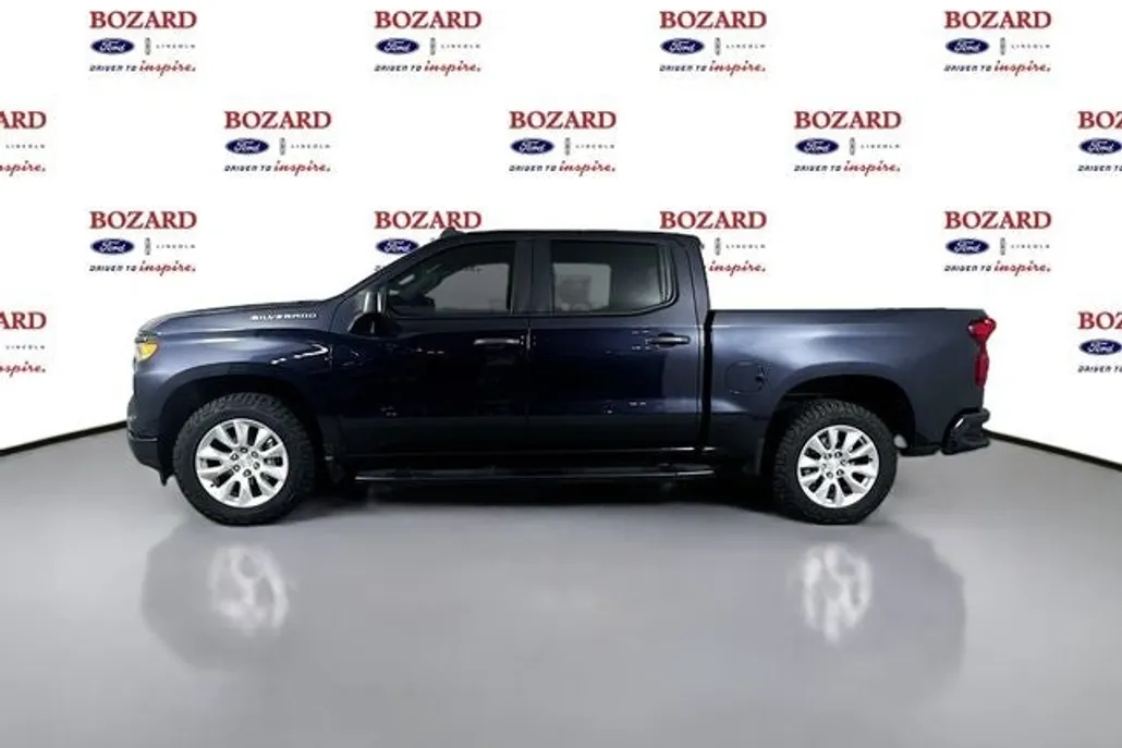 2022 Chevrolet Silverado 1500 Custom photo 1