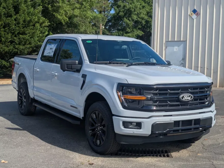 2025 Ford F-150 XLT photo 1