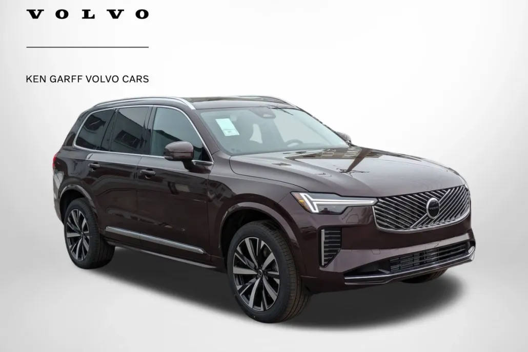 2025 Volvo XC90 Core photo 1