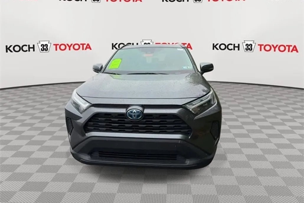 2023 Toyota RAV4 Hybrid XLE photo 1