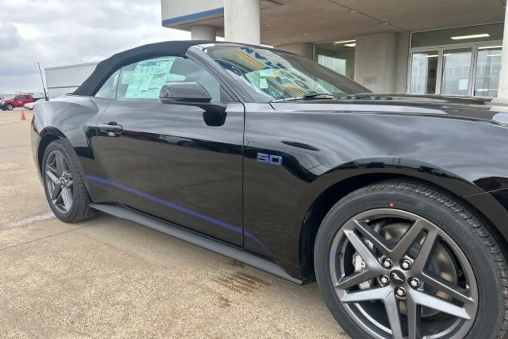 2024 Ford Mustang GT Premium Convertible photo 1