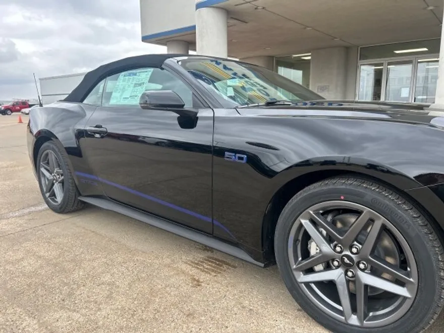 2024 Ford Mustang GT Premium Convertible photo 1