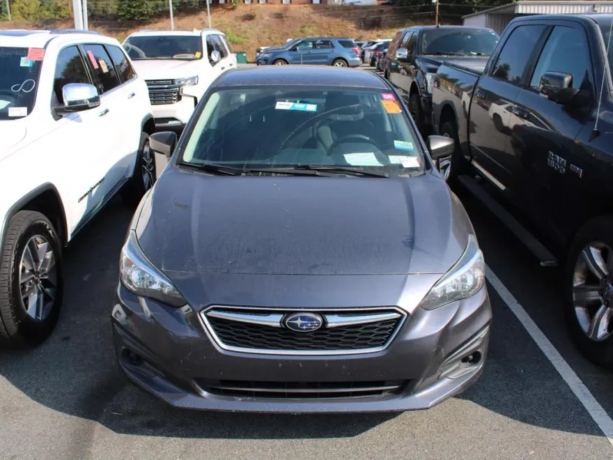 2017 Subaru Impreza 2.0i photo 1