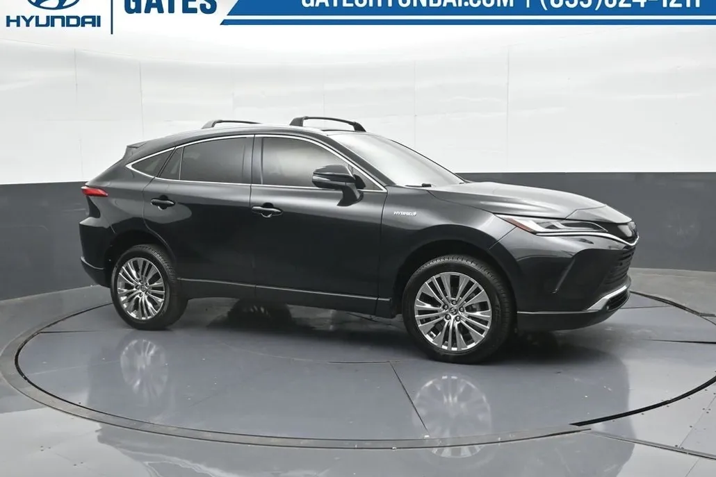 2021 Toyota Venza XLE photo 1