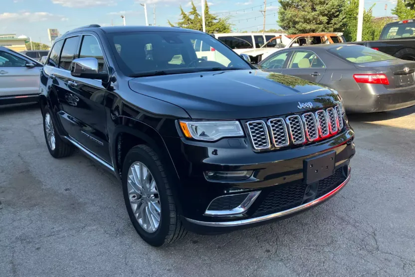 2017 Jeep Grand Cherokee Summit photo 1