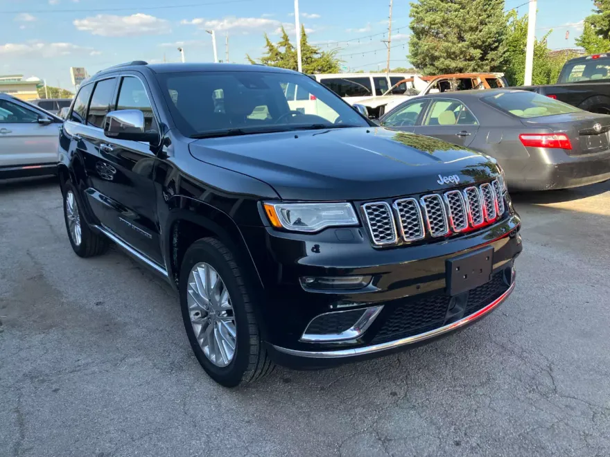 2017 Jeep Grand Cherokee Summit photo 1